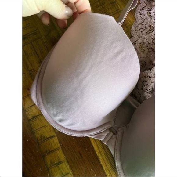 Victoria’s Secret worn once purple bra 34DD with wire light padding 1404 - Picture 2 of 5